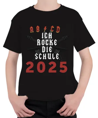 Produktbild von A B C D Ich Rocke Die Schule 2025 Personalisiert Wunschjahr Personalisierbar Jahr Einschulung Rocker Schulkind Jungen Uni Kinder T-Shirt, Schwarz, 104