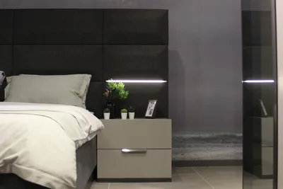 Produktbild von Luxus Schlafzimmer Set Designer Bett 2x Nachttisch Holz Komplett neu 3 tlg.