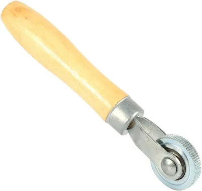 Produktbild von Reparaturroller für Autoreifen und Reifenschläuche mit Holzgriff, Werkzeugset mit Rollenlager zum Aufbringen von Reifenflicken