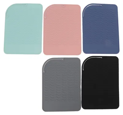 Immagine prodotto di 5 custodie in silicone resistente al calore, ideali per arricciacapelli, piastre per capelli e altri strumenti per lo styling