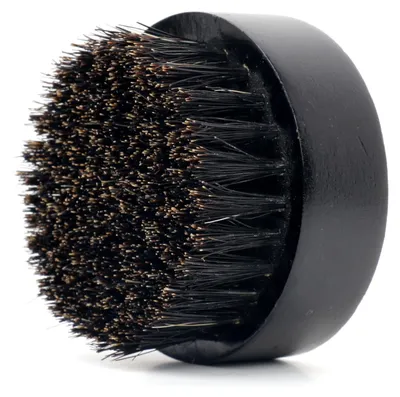 Immagine prodotto di Spazzola per barba con setole naturali, rotonda, nera, ideale per la cura della barba