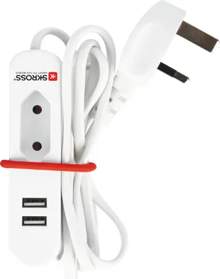 Produktbild von SKROSS Reiseadapter für UK mit integriertem Eurostecker und 2 USB-Ladeports