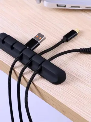 Immagine prodotto di CHPN – Supporti per cavi – Organizzatori di cavi – Per 5 cavi – Supporti – Clip – Silicone autoadesivo – Gestione dei cavi – Nero – Confezione da 3 pezzi