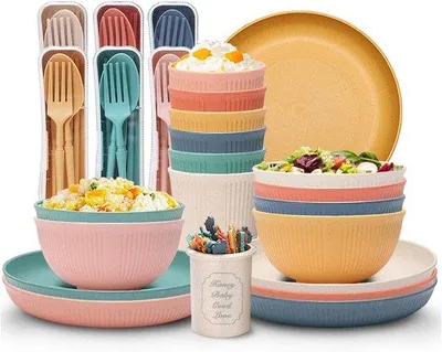 Productafbeelding van Complete 61-delige campingservies set voor buiten, ideaal voor gezinsdiners, picknicks en kamperen in verschillende kleuren.