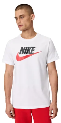 Produktbild von Nike Herren T-Shirt Sportswear, White/Black/University Red, XL, AR5004-100