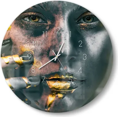 Produktbild von DEQORI Glasuhr Ø50 cm Zahlen 'Frau mit Gold im Gesicht' Wanduhr Glas Uhr Design leise