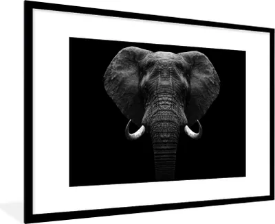 Produktbild von MuchoWow® Gerahmtes Poster Tiere - Elefant - Porträt - Schwarz - Weiß 90x60 cm - Poster mit Schwarzem Bilderrahmen Wandposter Rahmen Foto Bilder - Wanddekoration - Fotos