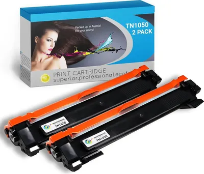 A box of toner cartridges and two toner cartridges are displayed on a white background.