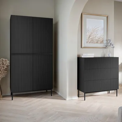 Produktbild von Schlafzimmer Schrank-Set mit Kleiderschrank & Kommode, schwarz matt, 2-teilig - NAVASOTA-141