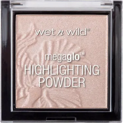 Produktbild von Wet N Wild Megaglo Highlighting Powder E319B Blossom Glow 5.4g