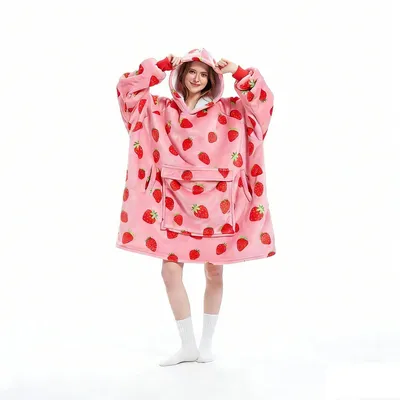 Productafbeelding van Oversized hoodie-deken, aardbeienprint, fleece, met capuchon, uniseks, 96 cm
