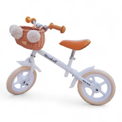 Zdjęcie produktu dla WikliBOX - Wiklinowy koszyk na rower biegowy naturalny na paski dla dziecka Dumpy MINI z pomponami 22x16xH12 cm