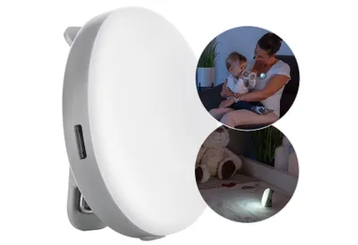 A product shot of a reer ClipLight Stilllicht with two inset lifestyle images showing its use.