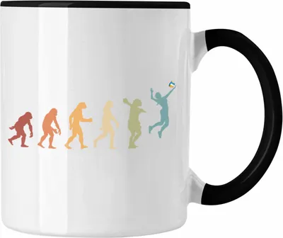 Produktbild von Trendation - Volleyball Geschenk Tasse Evolution Coach Herren Mädchen Kaffee Zubehör Volleyball-Spieler Spielerin (Schwarz)