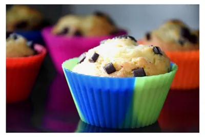 Produktbild von 12 Silikon-Cupcake-Förmchen, Mehrfarbig