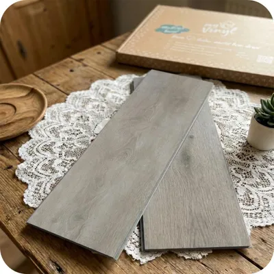 Produktbild von Muster Klick Vinylboden Eiche grau Ylva Holzoptik mit Trittschalldämmung