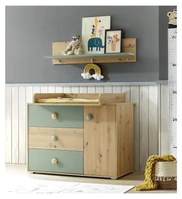 Produktbild von Wickelkommode >Birta< 2er-Set, Kommode (120x99,3x77,6 cm), mit Wickelaufsatz, Wandboard (120x30x25,5 cm), 3 Schubladen und Stauraum im modernen Design für das Babyzimmer