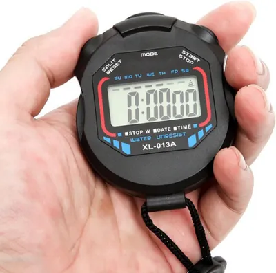 Produktbild von Stoppuhr, Timer, Sport, mit Countdown-Kalender, wasserdicht, stoßfest, für Schwimm- und Lauftraining