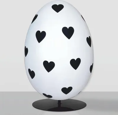 Produktbild von Casa Padrino XXL Deko Osterei mit Ständer Weiß / Schwarz H. 160 cm - Oster Dekoaration