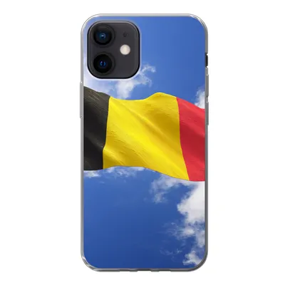 Produktbild von MuchoWow® Handyhülle Schutzhülle Hülle für iPhone 12 Die Flagge Belgiens weht am Himmel Silikon Softcase Handy Hülle - Schutzhülle