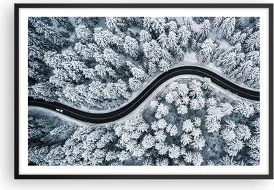 Produktbild von Gerahmtes Poster - Schwarzer Rahmen - Wald Winter Straße - 91,5x61 cm - Wand Bild - Wanddeko - Wandbilder - Kunstposter - Wandposter - Bilderrahmen - Bilder - Kunstdruck - P2BAA91x61-5010