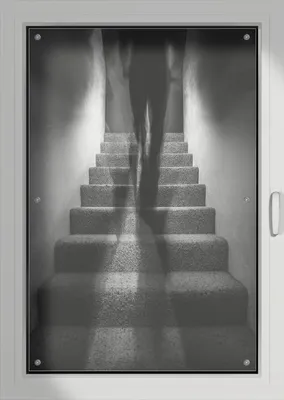 Produktbild von Wallario Lichtschutzbild, Dekorativer Sichtschutz Sonnenschutz 76 x 115 cm mit Motiv: Mysteriöse Treppe mit Schattenfigur - Schwarzweiß - Verdunklung ohne Bohren
