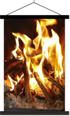 Produktbild von MuchoWow® Textilposter Ein Kamin mit Feuer 60x90 cm mit schwarzem Rahmen - Poster Wohnzimmer