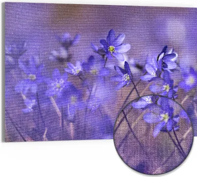 Produktbild von DEQORI Hybrid Leinwand Bild 90x60 cm 'Blaue Traumblüten' Wandbild Glas flach modern
