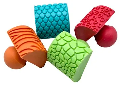 Obrázok produktu pre EDUPLAY 370022 Hojdacie pečiatka so vzorom zvieracej kože a srsti pre deti, gumová, 6 x 5 x 5 cm, viacfarebná, 4 kusy (1 sada)