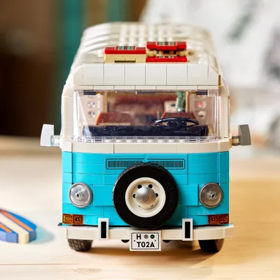 Produktbild von LEGO 10279 Icons Volkswagen T2 Campingbus VW-Bus mit ikonischen Details, klassischer Modellbausatz Camper, Geschenk für Erwachsene