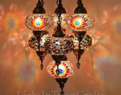 Produktbild von 7-globige türkische Hängelampe, orientalischer Kronleuchter aus Mosaikglas in Rot, handgefertigt, 45 cm breit, 110 cm lang
