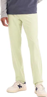 Zdjęcie produktu dla Spodnie chino Dockers Go Active Flex, model slim fit, kolor żółty, rozmiar 29/32, męskie, kolor żółty, rozmiar 29