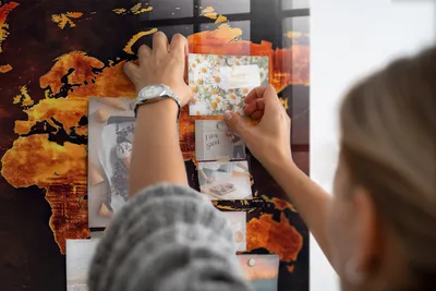 Produktbild von Magnetisch Tafel Magnettafel - Magnetpinnwand Memoboard - Notiztafel verschiedenen Designs - 90x60 cm - Weltkarte