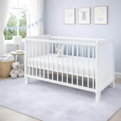 Produktbild von Baby-Delux Babybett Kinderbett 60x120 Lou weiß umbaubar Schutzgitter Aloe Vera Komfort Matratze