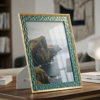 Obrázok produktu pre Fotorámik zo zelenej živice 25,3x2x30,3 cm (vnútorný rozmer 20x25 cm)