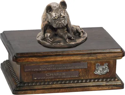 Zdjęcie produktu dla Buldog francuski II - urna na psie prochy, personalizowana urna ze statuetką, drewniana urna z psem marki Art-Dog