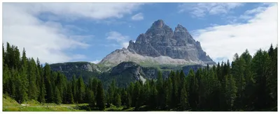 Produktbild von Wallario Premium Glasbild, freischwebende Optik, kräftige Farben, Größe 125 x 50 cm Motiv See in Berglandschaft