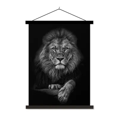 Produktbild von MuchoWow® Textilposter Löwe - Tiere - Schwarz - Weiß 40x53 cm mit schwarzem Rahmen - Abbildung