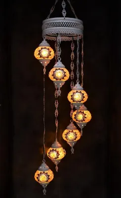 Immagine prodotto di Lampada a sospensione in mosaico di vetro realizzato a mano, color bianco crema, con 7 sfere colorate; lampadario in stile orientale