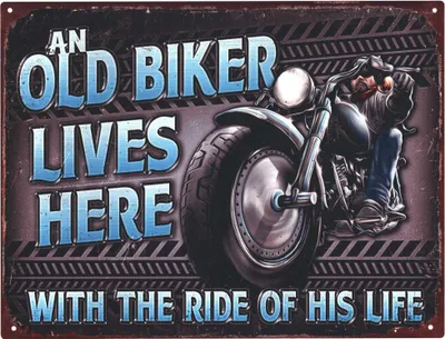 Produktbild von Moritz Deko Blechschild An Old Biker lives Here Mtorrad Metallschild Retro Vintage-Design zur Dekoration Wanddekoration