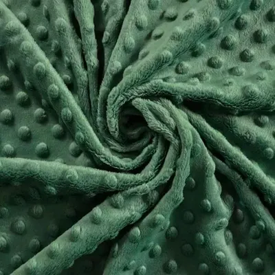 Productafbeelding van Minky-stof, groen met stippen, 50 cm breed - 50 x 150 cm - Groen | van Craft Loom