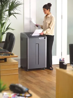 Produktbild von Fellowes 485I, Streifenzerkleinerung, 40,7 cm, 5.8 mm, 142 l, 4000 mm/min, 40 Blätter
