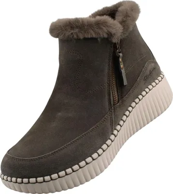 A single Skechers winter boot is shown against a white background.