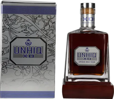 Image de Unhiq XO Unique Malt Rum 42% Vol. 0,5l en boîte cadeau