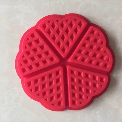 Productafbeelding van Go Go Gadget – Siliconen vorm – Wafelvorm – Hartvorm – Keukenaccessoire – Bakaccessoire – 2 stuks – Rood