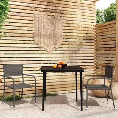 Imagen del producto de Conjunto de mobiliario de jardín para terraza y balcón, fabricado con ratán de polietileno resistente y acero. Incluye mesa de vidrio y sillas apilables para un almacenamiento más eficiente. Diseño resistente a la intemperie