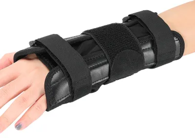 Produktbild von FBA Atmungsaktive rechte und linke Hand Universal Handgelenkschützer Schwarzer Rand Einheitsgröße Kundenspezifisches Herrenmodell Einzelverkauf mit Anleitung (Ledermodell) (Universal für beide Hände)