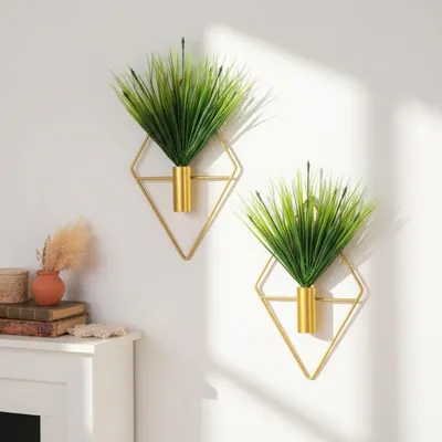 Produktbild von Set aus 2 geometrischen Wandpflanzenhaltern mit Kunstpflanzen