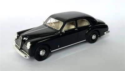 Produktbild von Matrix 1:43 Alfa Romeo 6C 2500 Turismo Berlina (1950) black