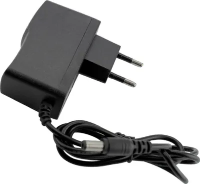 Produktbild von Trade-Shop 5V/2A 5,5x2,1mm Netzteil Ladegerät Universal Adapter für verschiedene Geräte wie externe Festplatten, Blu-Ray DVD CD Laufwerke, Kameras
